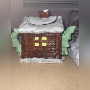 **PRICE REDUCED** Boyds Home Collection log cabin tea pot